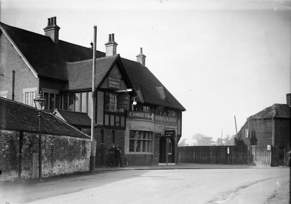 The Bull Inn, Dagenham - circa 1920