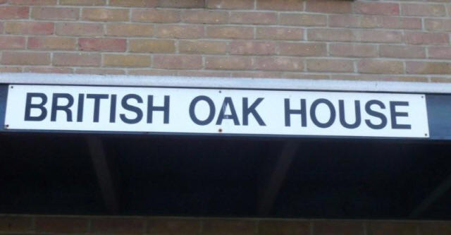 British Oak, (Oak Cottages) 130 Lea Bridge Road, Clapton, E5 - in November 2008