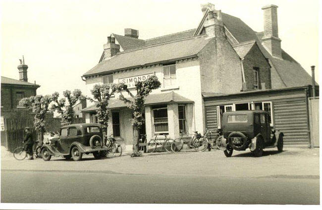 The Old Load of Hay, Staines Road, Bedfont - New building at rear in course of construction in 1938.