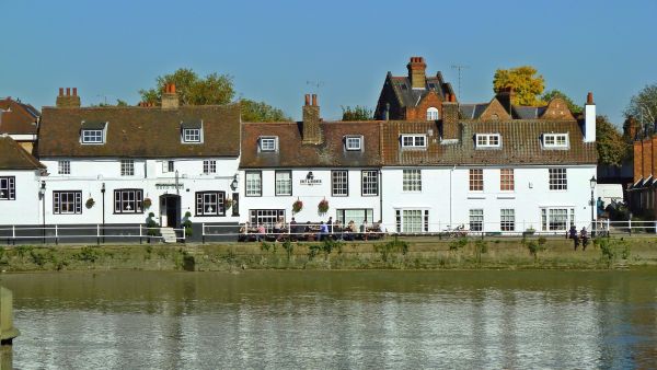 Bulls Head, 15 Strand-on-the-Green - in 2023 from the River